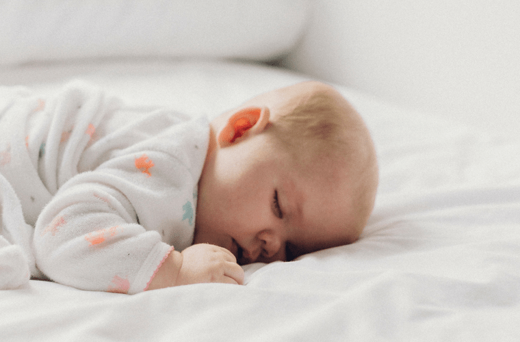 Bebeklerde uyku eğitimi