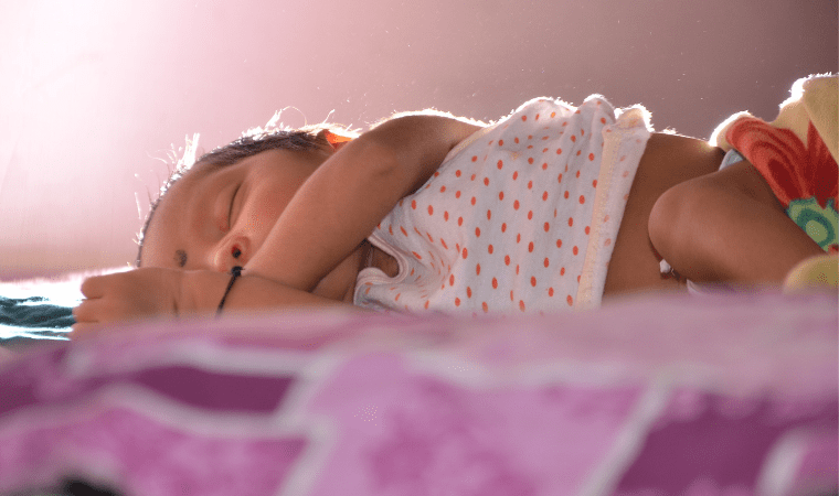 Bahar ve Yaz Aylarında Bebekler İçin Nasıl Uyku Tulumu Seçilmelidir?